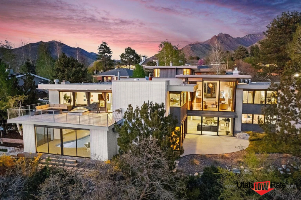 Luxury home in Park City Utah representing jumbo and super jumbo mortgage financing